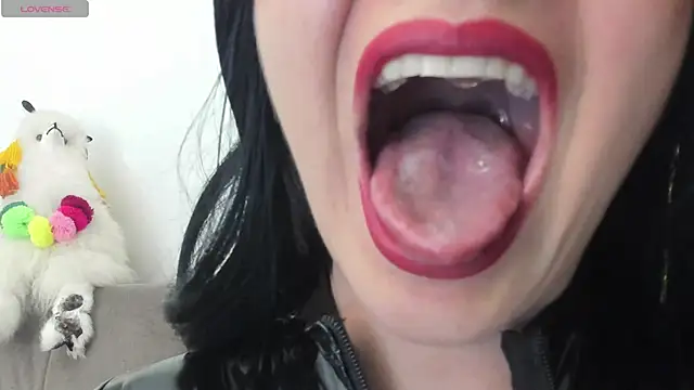 queen fetish online show from 03-10-25, 11:38