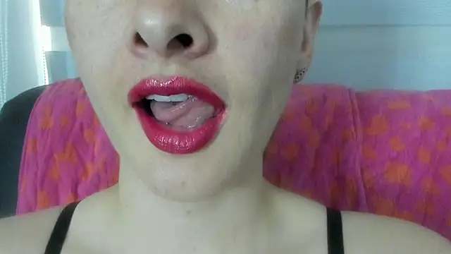 queen fetish online show from 06-25-26, 04:00
