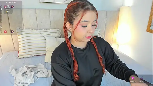 Atenea cuteee online show from 04-18-26, 12:09