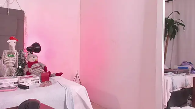 evelynjohnsoon online show from 12-12-24, 01:39