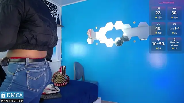 CarolRodriguez  online show from 02-05-25, 01:44