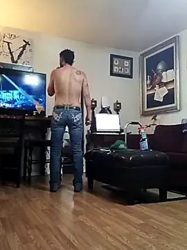 prettyboi6992 online show from 06-10-26, 07:57
