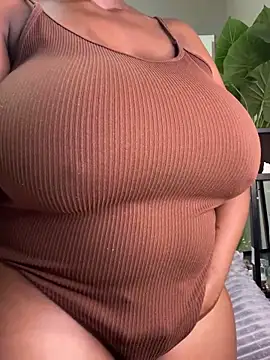 Bustygoddess32 online show from 01-21-25, 07:47