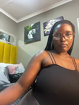 Bustygoddess32 online show from 02-01-25, 04:24