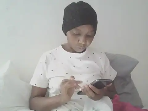 Snapshot of Sexxybella27 chatting on 05-10-26, 01:49 Sexxybella27 online show from 05-10-26, 01:49