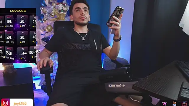 Snapshot of Jey_keler1 chatting on 01-06-26, 03:43 Jey keler1 online show from 01-06-26, 03:43