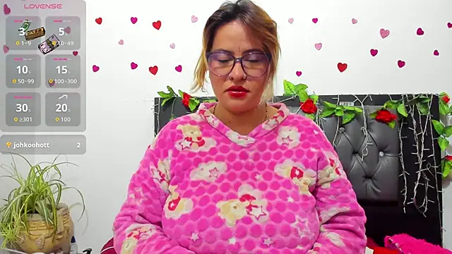 hazel 34 online show from 11-17-25, 08:31