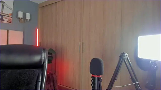 Bambi gurl online show from 09-08-25, 11:04