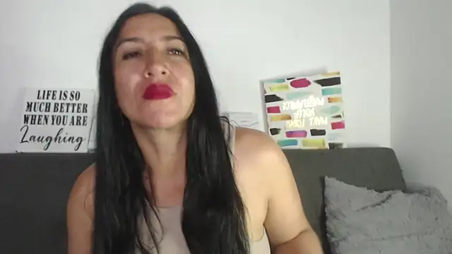 Snapshot of missbella1 chatting on 12-18-24, 10:13 missbella1 online show from 12-18-24, 10:13