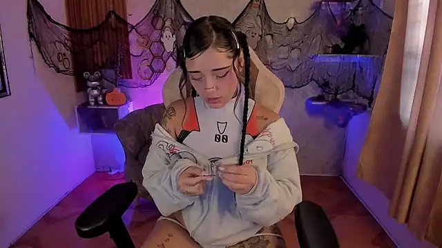 mia catt05 online show from 10-25-25, 04:35