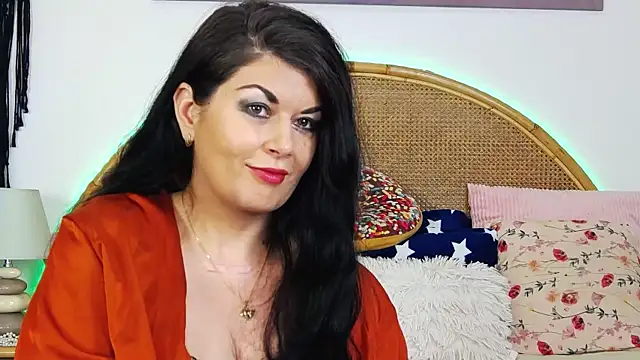 Snapshot of EllenGrace chatting on 12-29-24, 01:24 EllenGrace online show from 12-29-24, 01:24