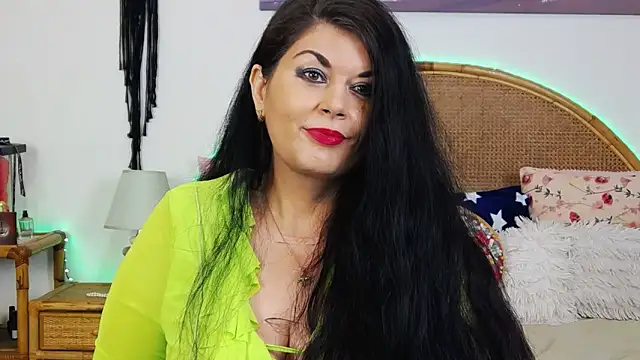 Snapshot of EllenGrace chatting on 01-04-25, 02:03 EllenGrace online show from 01-04-25, 02:03