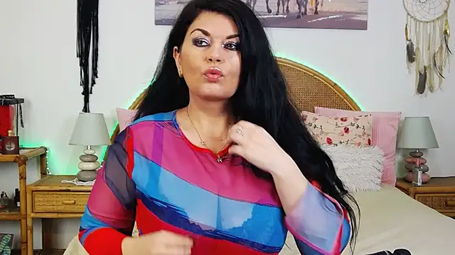 Snapshot of EllenGrace chatting on 01-11-25, 11:46 EllenGrace online show from 01-11-25, 11:46
