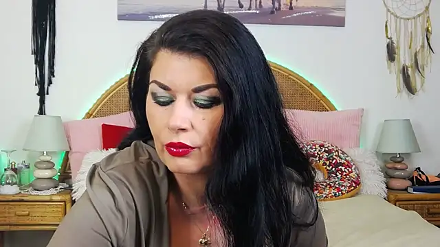 Snapshot of EllenGrace chatting on 03-08-25, 11:07 EllenGrace online show from 03-08-25, 11:07