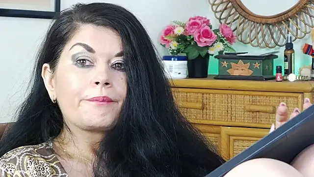Snapshot of EllenGrace chatting on 03-18-25, 12:49 EllenGrace online show from 03-18-25, 12:49