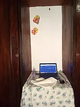 Snapshot of The-Peach-Flexer chatting on 10-25-25, 10:48 The-Peach-Flexer online show from 10-25-25, 10:48