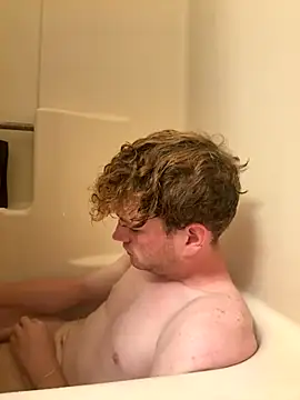 Snapshot of CreamyAustin chatting on 10-12-25, 04:50 CreamyAustin online show from 10-12-25, 04:50