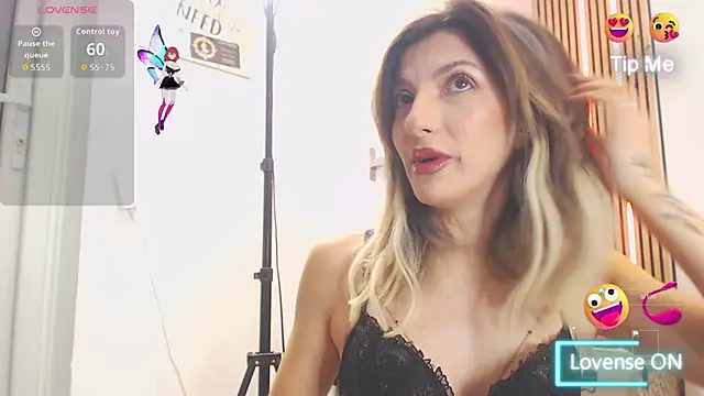 RileyLanna online show from 11-28-25, 05:10