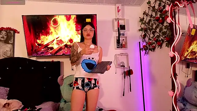 Alaia Asuka online show from 09-26-25, 12:36