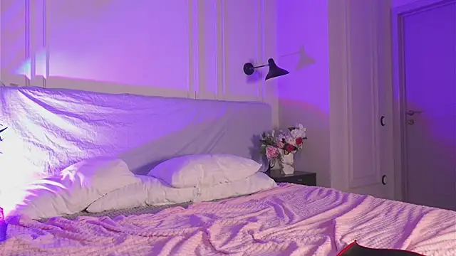 Snapshot of Beatrica_Klein chatting on 12-20-24, 06:35 Beatrica Klein online show from 12-20-24, 06:35