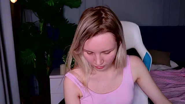 Snapshot of Beatrica_Klein chatting on 01-14-25, 05:23 Beatrica Klein online show from 01-14-25, 05:23