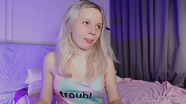 Snapshot of Beatrica_Klein chatting on 02-19-25, 02:12 Beatrica Klein online show from 02-19-25, 02:12