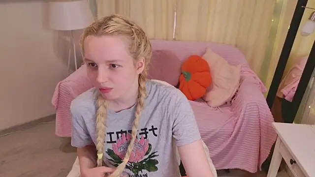 Beatrica Klein online show from 05-29-26, 11:19