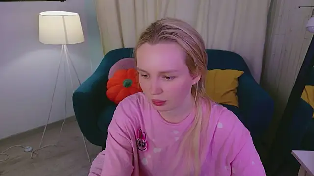 Beatrica Klein online show from 06-16-26, 03:58
