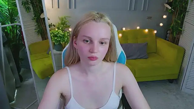 Beatrica Klein online show from 07-10-26, 01:58