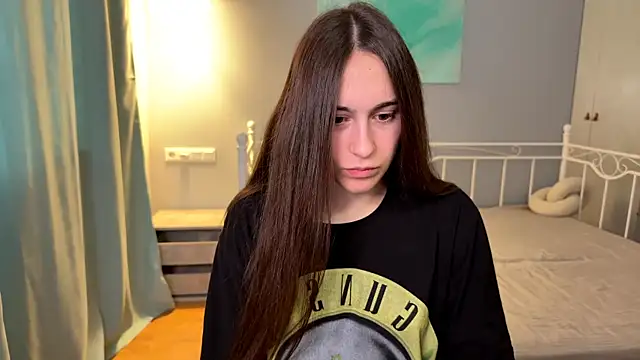 AliceKolltt online show from 06-24-26, 01:43