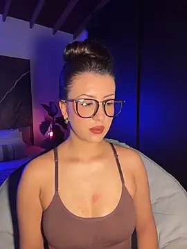 EmaSaenz online show from 10-22-25, 09:47