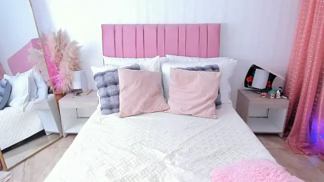 Snapshot of kath_rosee1 chatting on 01-12-25, 07:53 kath rosee1 online show from 01-12-25, 07:53