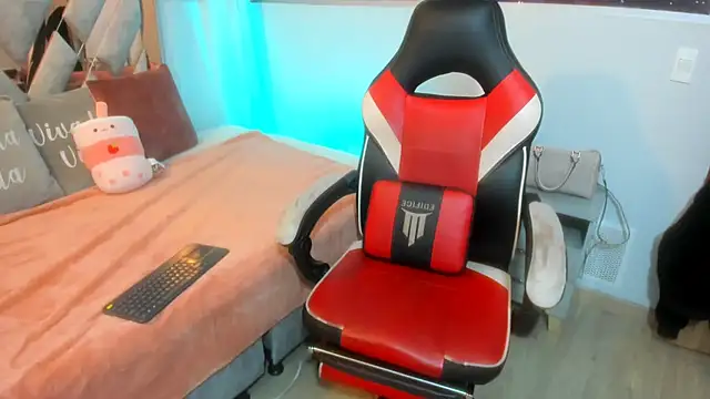 Kendall Sophy online show from 12-16-24, 07:21