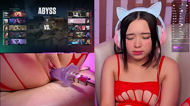 Ashley sa online show from 02-12-25, 10:59