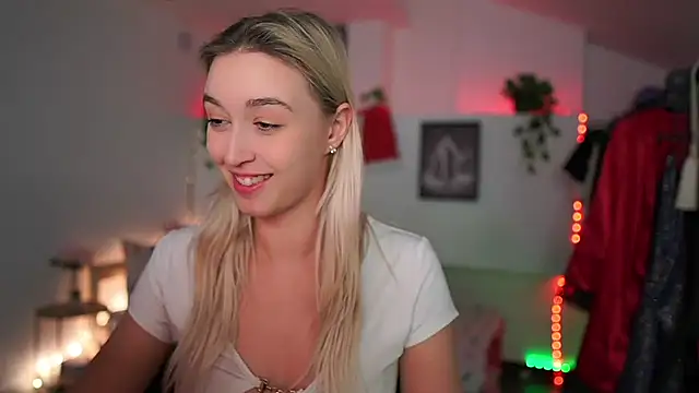 Snapshot of Alexis___Texas chatting on 12-11-24, 11:00 Alexis Texas online show from 12-11-24, 11:00