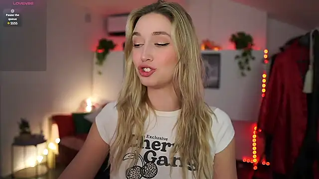 Snapshot of Alexis___Texas chatting on 02-04-25, 10:24 Alexis Texas online show from 02-04-25, 10:24