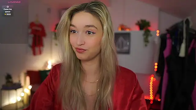 Snapshot of Alexis___Texas chatting on 02-08-25, 07:16 Alexis Texas online show from 02-08-25, 07:16