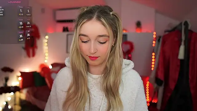 Snapshot of Alexis___Texas chatting on 02-16-25, 07:16 Alexis Texas online show from 02-16-25, 07:16