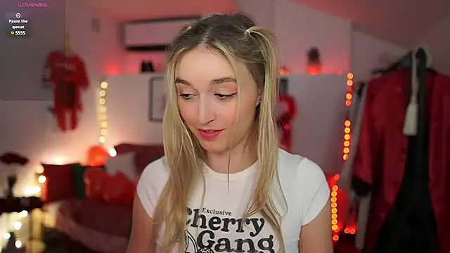 Snapshot of Alexis___Texas chatting on 02-16-25, 10:21 Alexis Texas online show from 02-16-25, 10:21