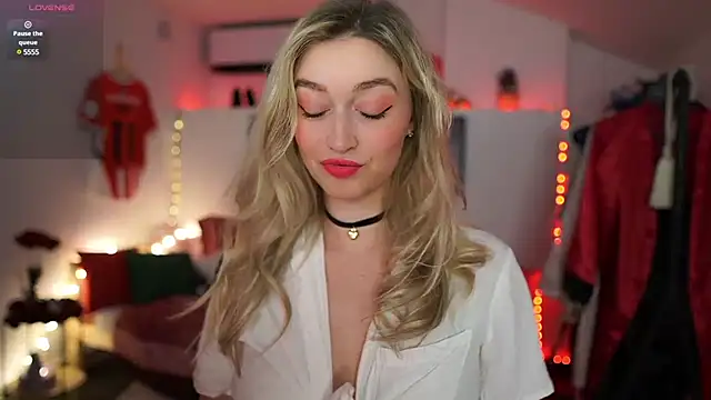 Snapshot of Alexis___Texas chatting on 02-21-25, 07:43 Alexis Texas online show from 02-21-25, 07:43