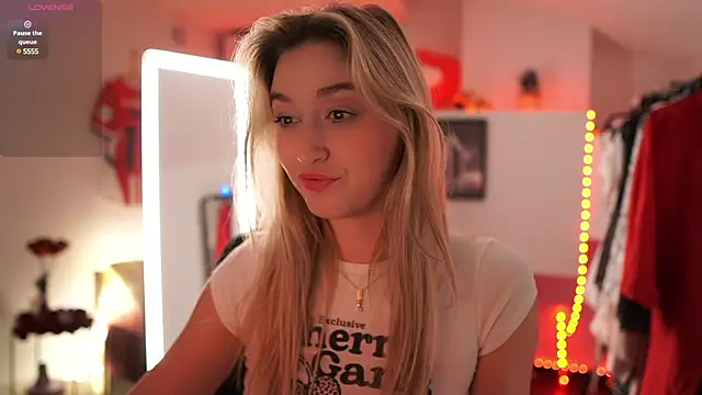 Snapshot of Alexis___Texas chatting on 02-28-25, 10:17 Alexis Texas online show from 02-28-25, 10:17