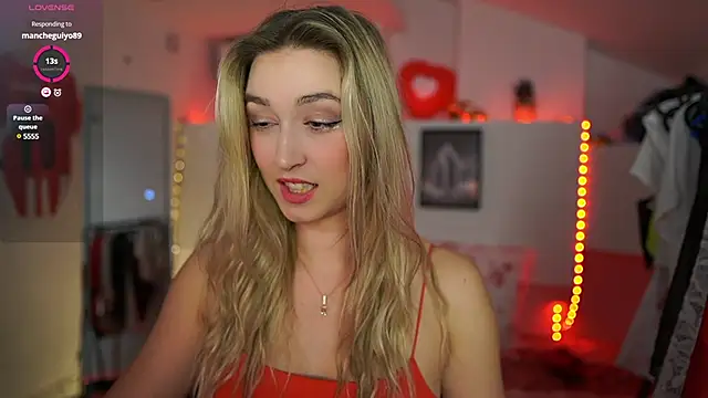 Snapshot of Alexis___Texas chatting on 03-04-25, 10:16 Alexis Texas online show from 03-04-25, 10:16