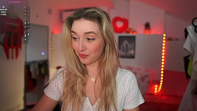 Snapshot of Alexis___Texas chatting on 03-08-25, 02:30 Alexis Texas online show from 03-08-25, 02:30