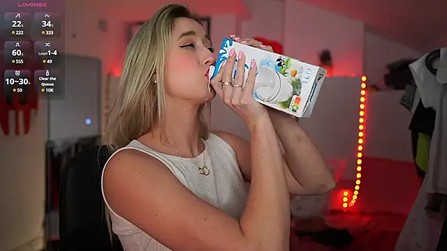 Snapshot of Alexis___Texas chatting on 03-09-25, 10:08 Alexis Texas online show from 03-09-25, 10:08