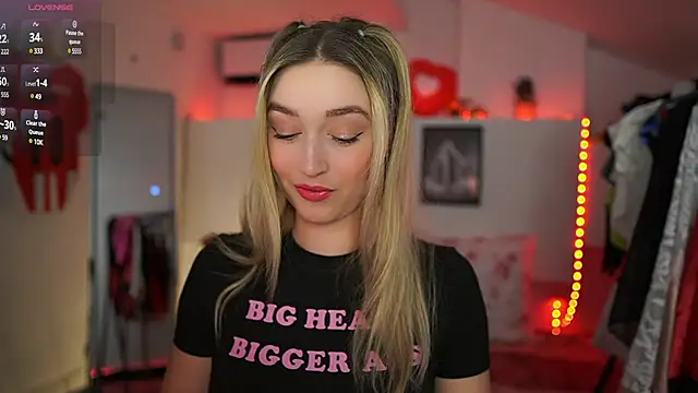 Snapshot of Alexis___Texas chatting on 03-18-25, 07:20 Alexis Texas online show from 03-18-25, 07:20