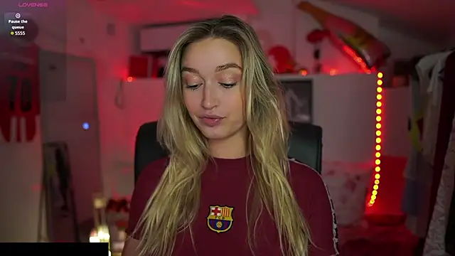 Snapshot of Alexis___Texas chatting on 09-16-25, 01:12 Alexis Texas online show from 09-16-25, 01:12