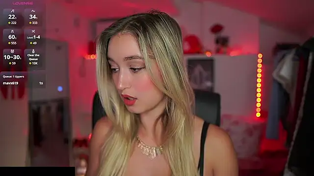 Snapshot of Alexis___Texas chatting on 10-07-25, 01:08 Alexis Texas online show from 10-07-25, 01:08