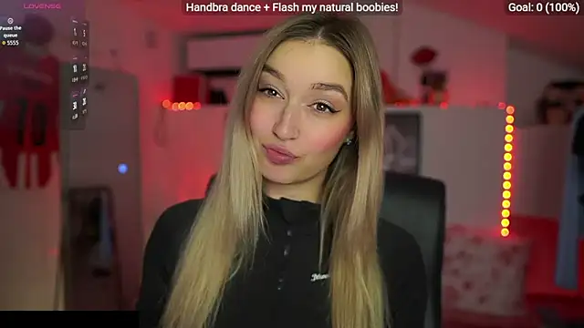 Snapshot of Alexis___Texas chatting on 10-24-25, 06:04 Alexis Texas online show from 10-24-25, 06:04