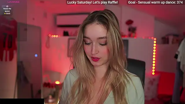 Snapshot of Alexis___Texas chatting on 11-22-25, 02:38 Alexis Texas online show from 11-22-25, 02:38