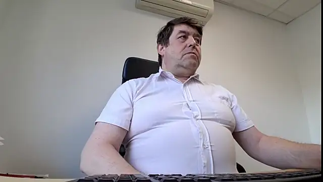 Snapshot of sympatrique chatting on 06-11-26, 06:33 sympatrique online show from 06-11-26, 06:33
